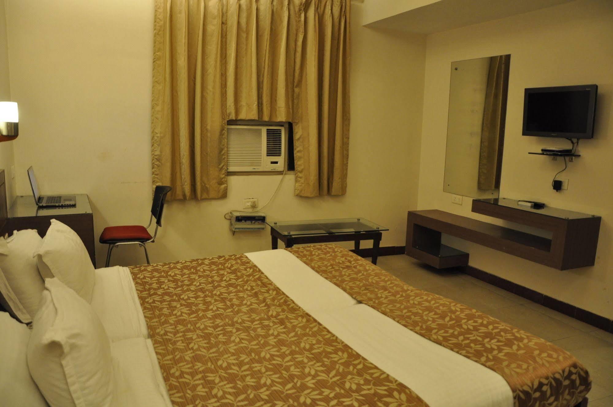 Hotel Crystal Retreat Agra  Exterior foto